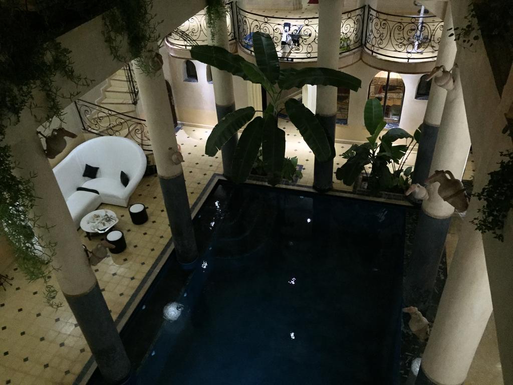 提特里古堡Spa旅馆 阿伊特本哈杜 外观 照片